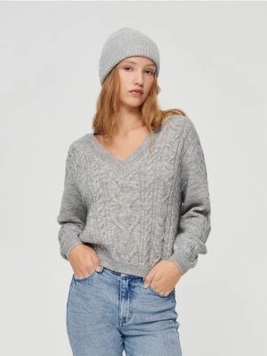 Zdjęcie produktu Szary sweter z warkoczowym splotem House