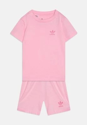 Zdjęcie produktu Szorty adidas Originals