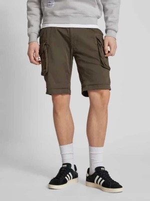 Zdjęcie produktu Szorty cargo o kroju regular fit z wyhaftowanym logo model ‘CREW SHORT’ alpha industries