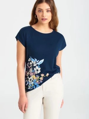 Zdjęcie produktu T-shirt damski w kwiaty granatowy Greenpoint