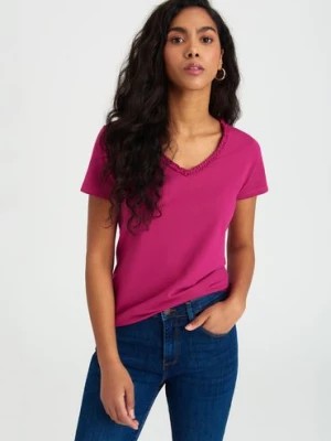 Zdjęcie produktu T-shirt damski z dekoltem w serek różowy Greenpoint