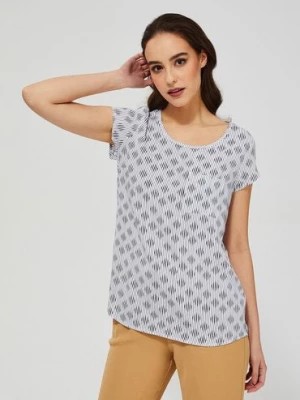 Zdjęcie produktu T-shirt damski z wiskozy z geometrycznym nadrukiem - biały Moodo