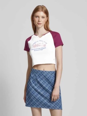 Zdjęcie produktu T-shirt krótki o kroju slim fit z detalem z logo model ‘VINTAGE PREP’ Tommy Jeans