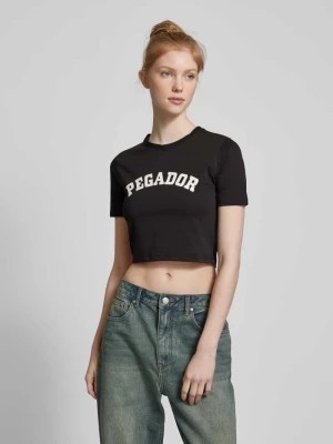 Zdjęcie produktu T-shirt krótki z nadrukiem z logo model ‘JENNA’ Pegador