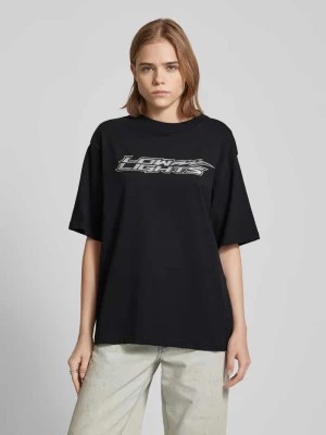 Zdjęcie produktu T-shirt o kroju oversized z nadrukiem z logo model ‘LIGHTNING’ Low Lights Studios