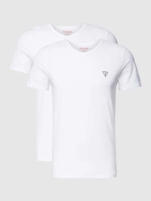 Zdjęcie produktu T-shirt z dekoltem w serek w zestawie 2 szt. model ‘CALEB HERO’ Guess
