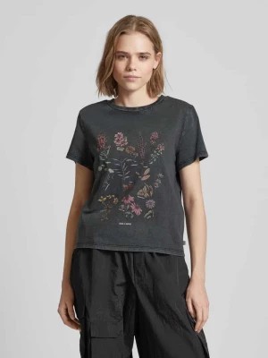 Zdjęcie produktu T-shirt z nadrukiem z motywem model ‘Blumenkunde’ QS