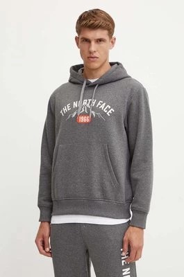 Zdjęcie produktu The North Face bluza Hoodie Varsity Graphic męska kolor szary z kapturem z nadrukiem NF0A89DJDYY1