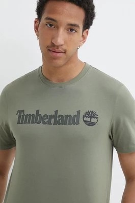 Zdjęcie produktu Timberland t-shirt bawełniany męski kolor zielony z nadrukiem TB0A5UPQ5901