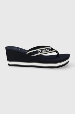 Zdjęcie produktu Tommy Hilfiger japonki HILFIGER WEDGE BEACH SANDAL damskie kolor granatowy na koturnie FW0FW07903