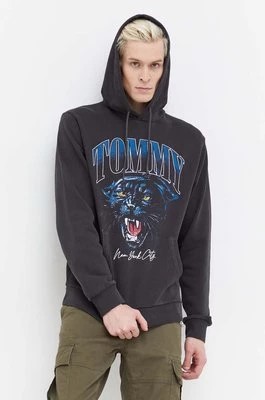 Zdjęcie produktu Tommy Jeans bluza bawełniana męska kolor czarny z kapturem z nadrukiem DM0DM18399