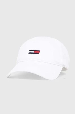 Zdjęcie produktu Tommy Jeans czapka z daszkiem bawełniana kolor biały z aplikacją AW0AW15842