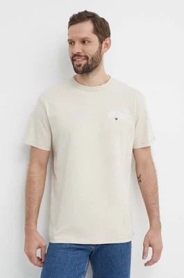 Zdjęcie produktu Tommy Jeans t-shirt bawełniany męski kolor beżowy z aplikacją DM0DM18665