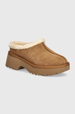 Zdjęcie produktu UGG kapcie zamszowe New Heights Cozy Clog kolor brązowy 1162510-CHE