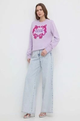 Zdjęcie produktu Versace Jeans Couture bluza bawełniana damska kolor fioletowy z nadrukiem 76HAIG02 CF01G