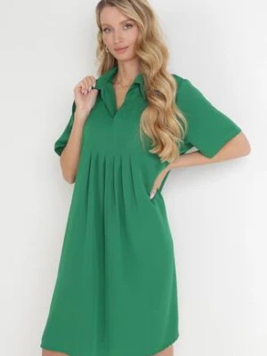 Zdjęcie produktu Zielona Rozkloszowana Sukienka z Zakładkami i Kołnierzykiem Alisano